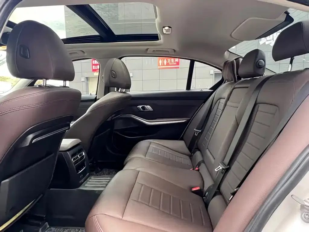 BMW 3 Series 2021 из CN, фото 10