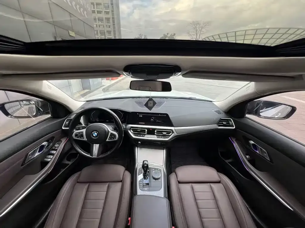 BMW 3 Series 2021 из CN, фото 2