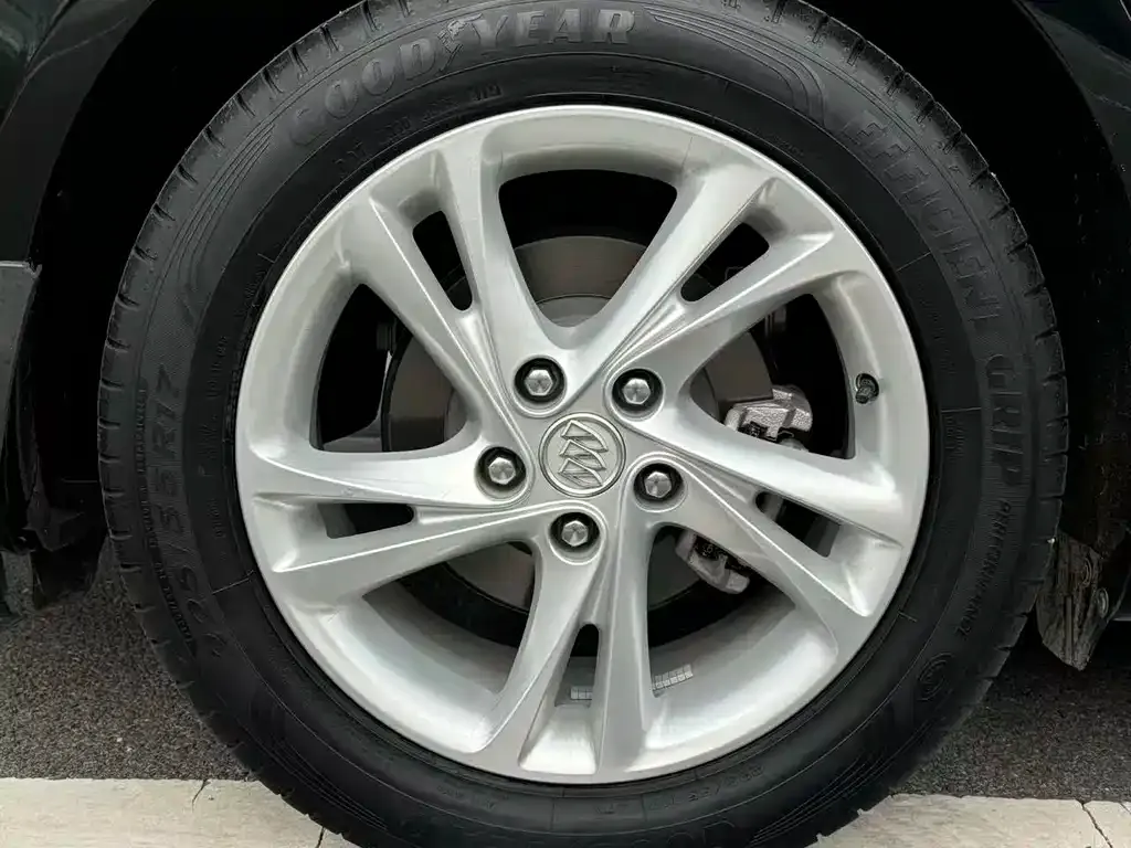 Buick Regal — фото 10