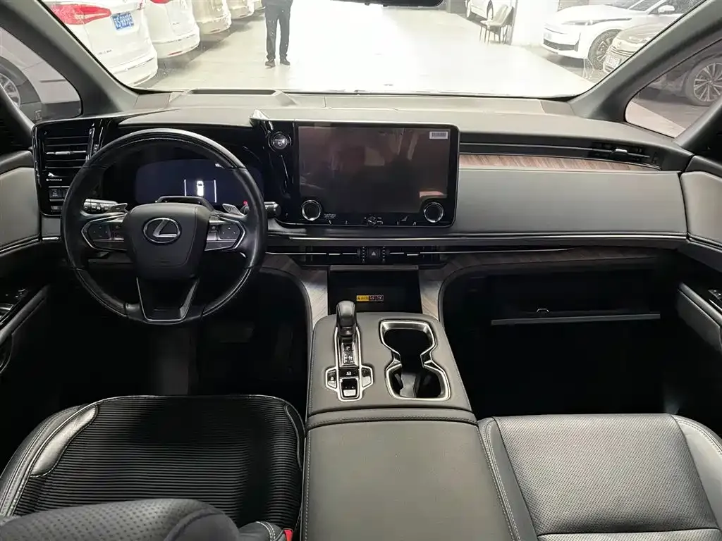 Lexus LM 2024 из CN, фото 10