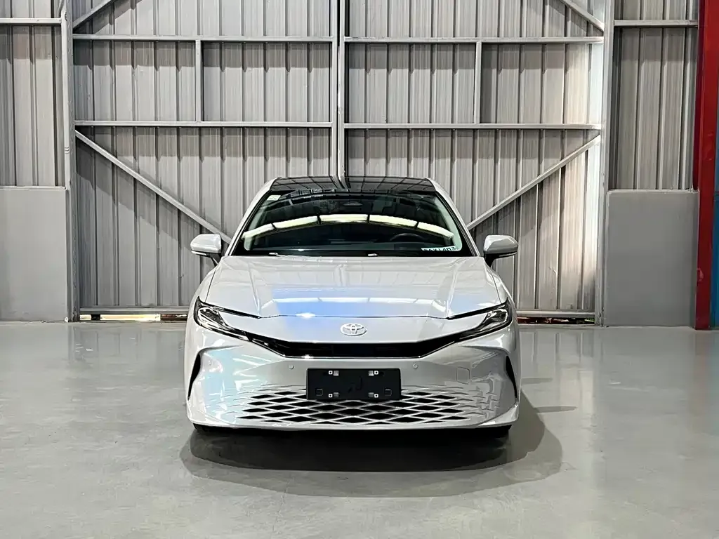 Toyota Camry 2024 из CN, фото 8