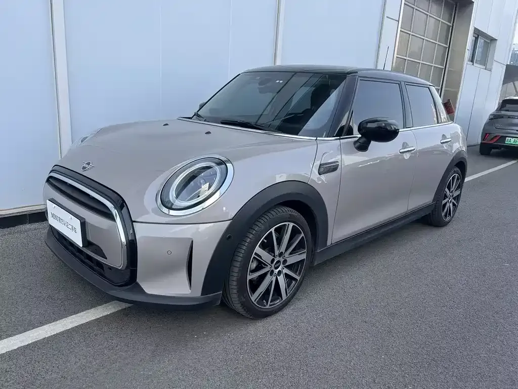 MINI Cooper (3-door) 2024 из CN, фото 1