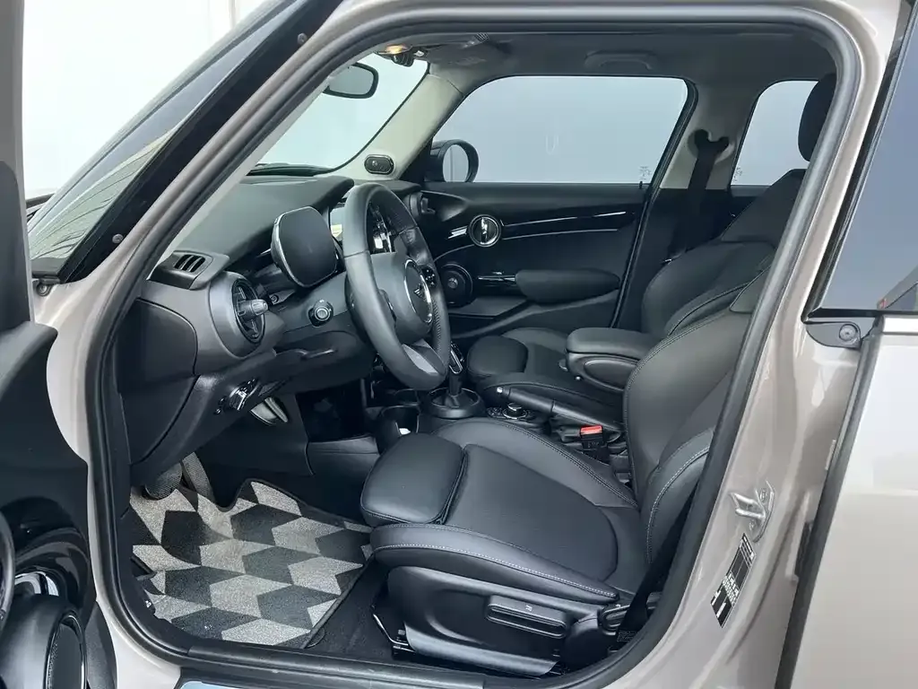 MINI Cooper (3-door) 2024 из CN, фото 6