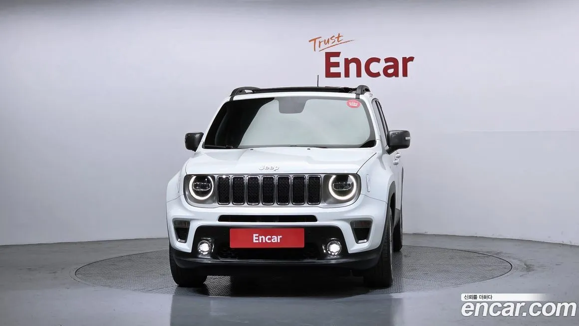 Jeep Renegade — фото 2
