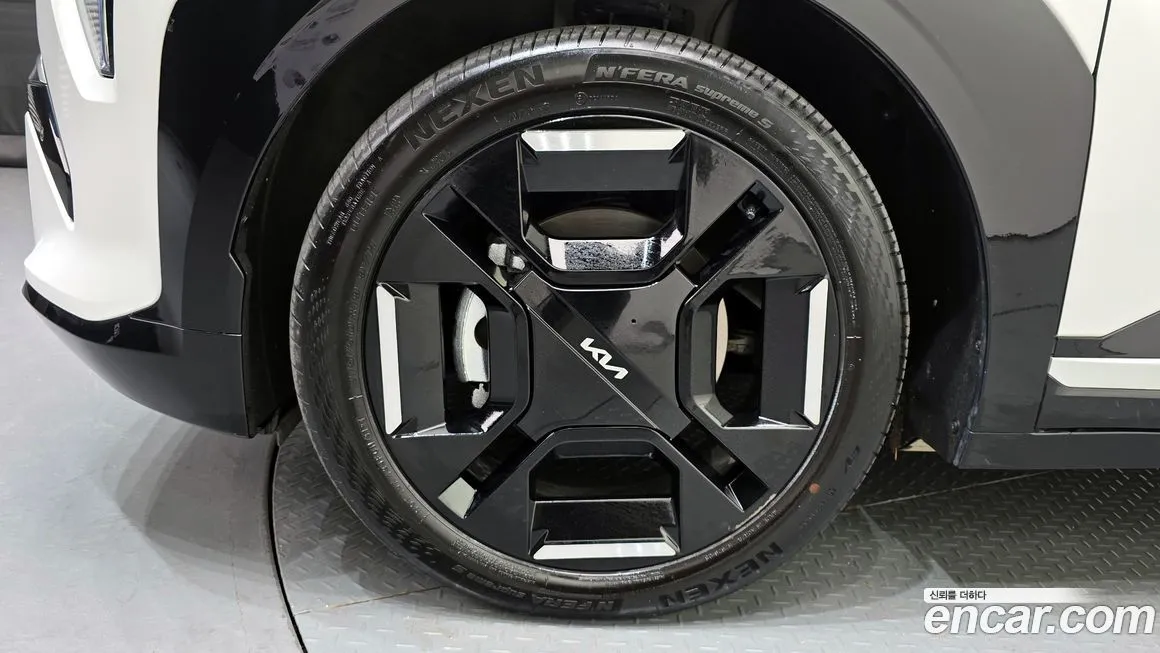 Kia EV3 — фото 9