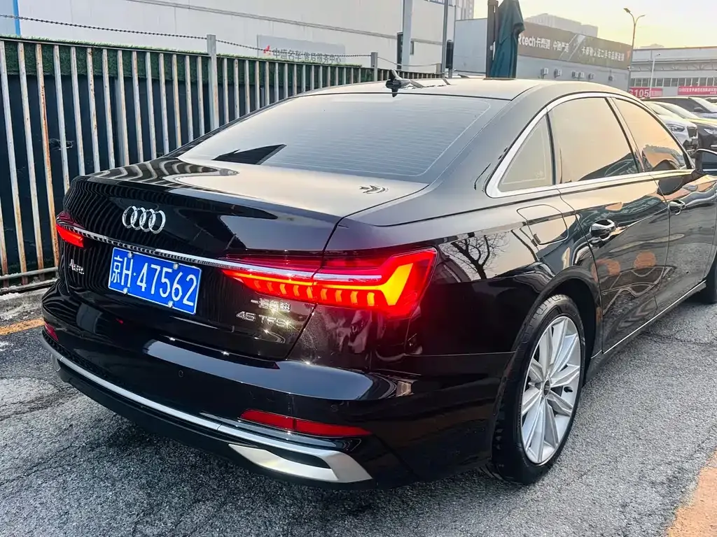Audi A6L 2023 из CN, фото 6