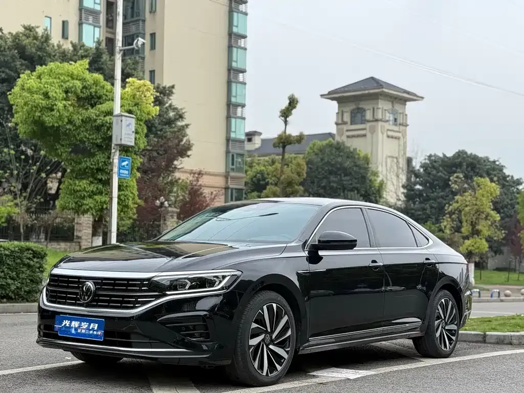Volkswagen Passat — фото 1