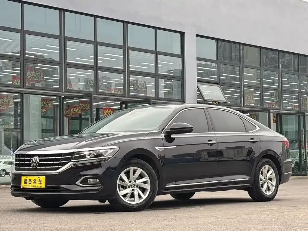 Volkswagen Passat — фото 1