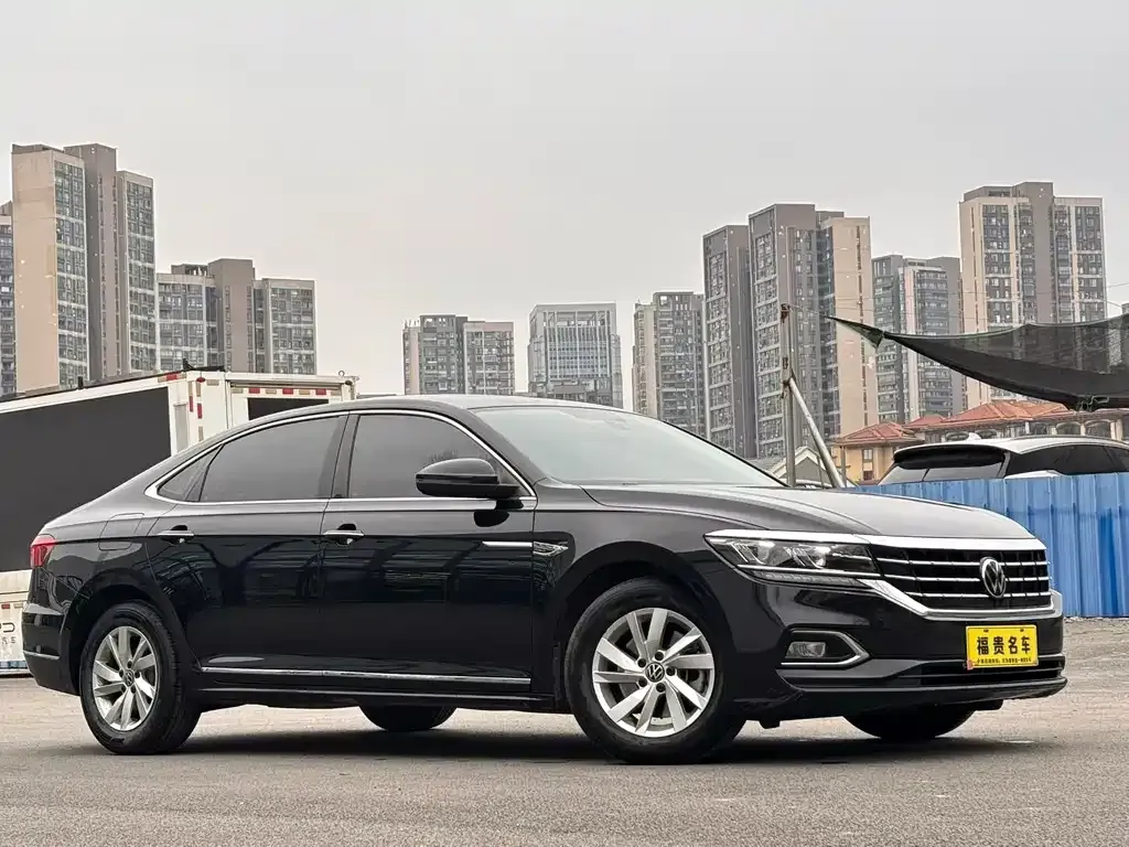 Volkswagen Passat — фото 8
