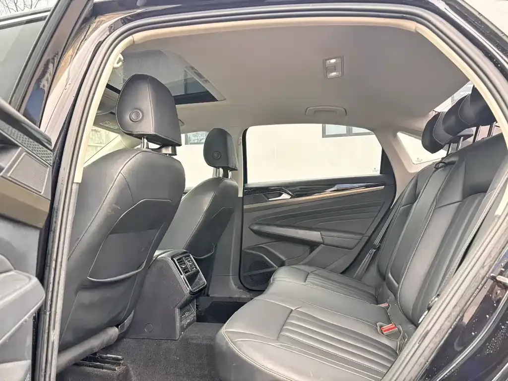 Volkswagen Passat — фото 6