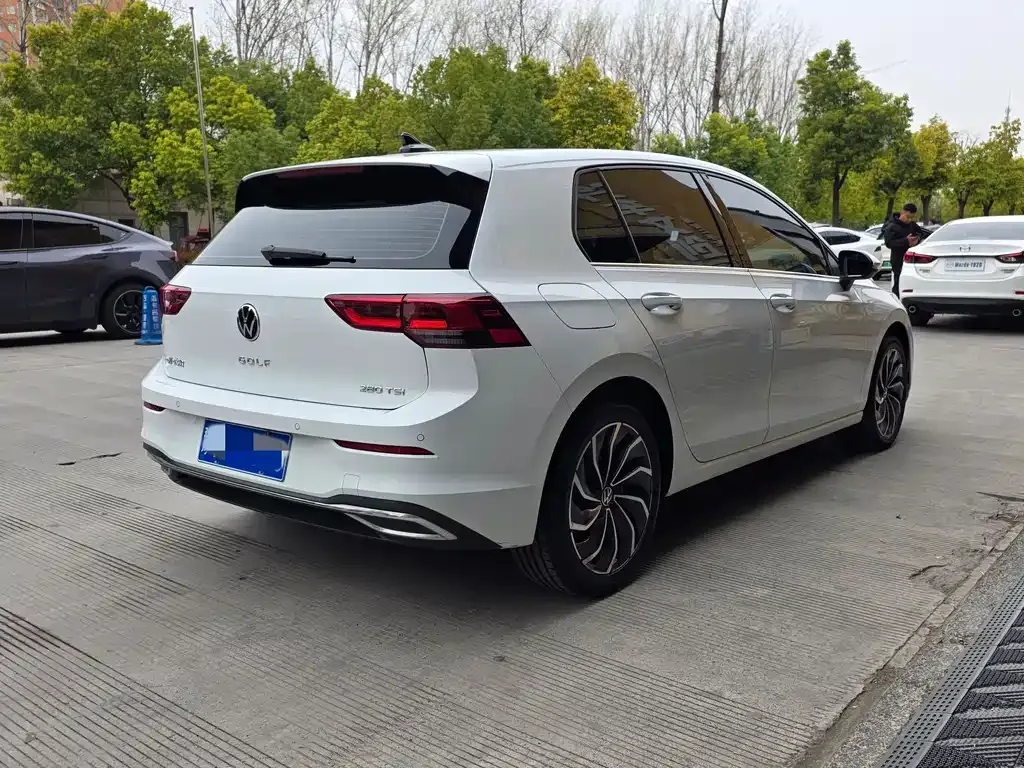 Volkswagen Golf 2022 из CN, фото 8