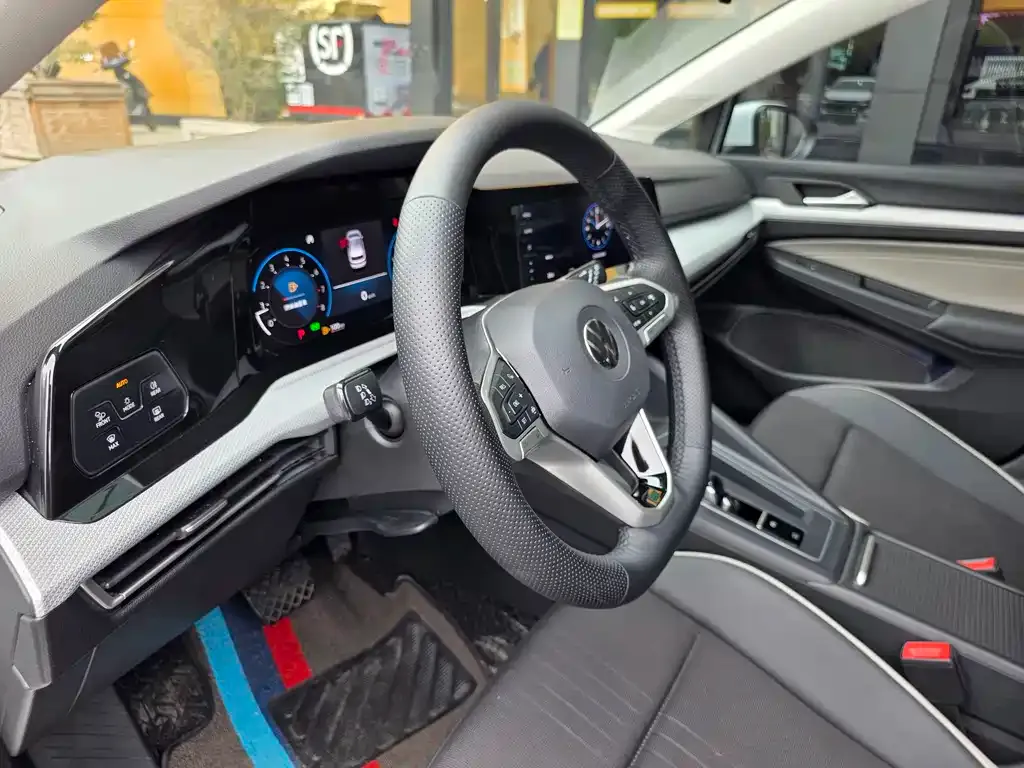 Volkswagen Golf 2022 из CN, фото 4