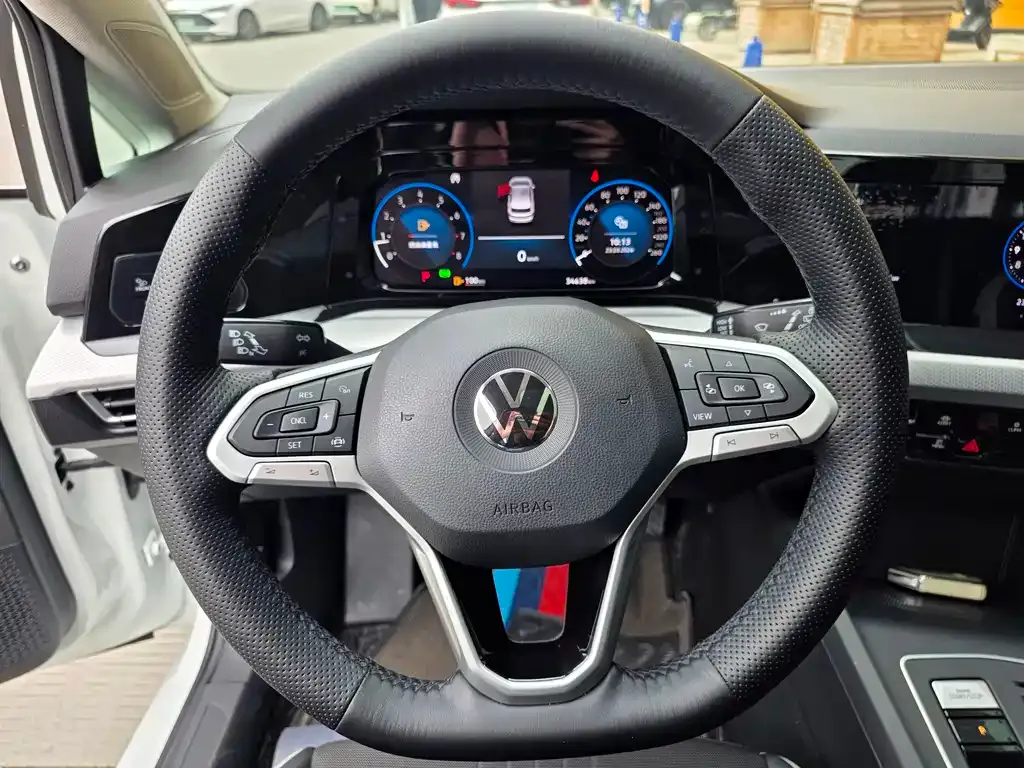 Volkswagen Golf 2022 из CN, фото 6