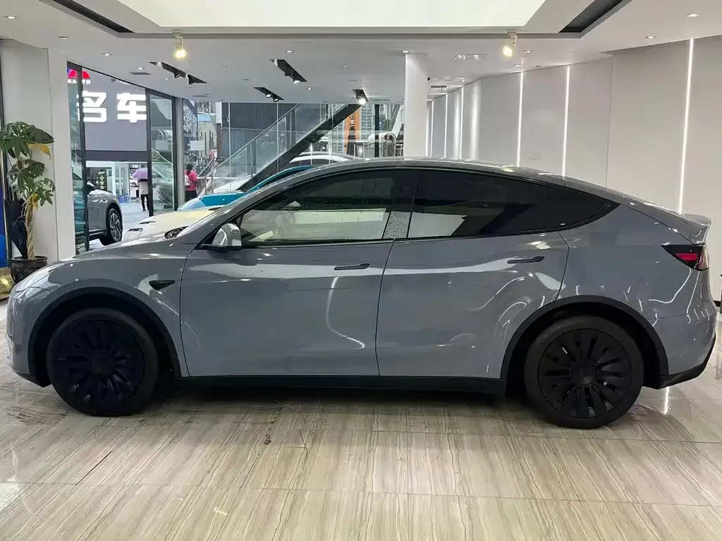 Tesla Model Y 2024 из CN, фото 4