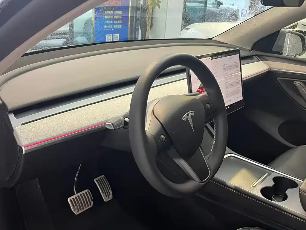 Tesla Model Y 2024 из CN, фото 8