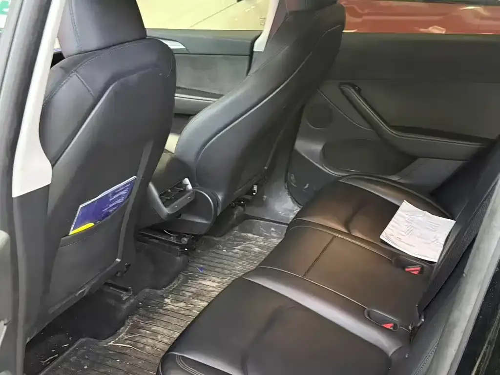 Tesla Model Y 2024 из CN, фото 2