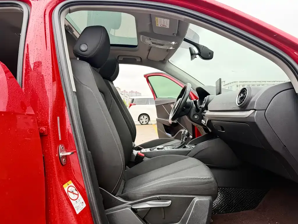 Audi Q2L 2021 из CN, фото 5