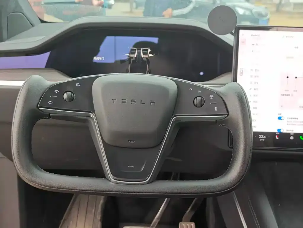 Tesla Model X — фото 3