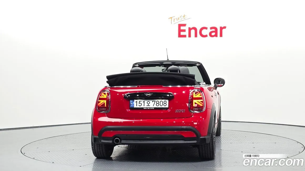 Mini Cooper Convertible 2024 из KR, фото 2