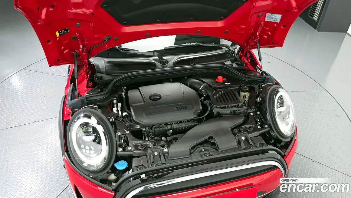 Mini Cooper Convertible 2024 из KR, фото 10