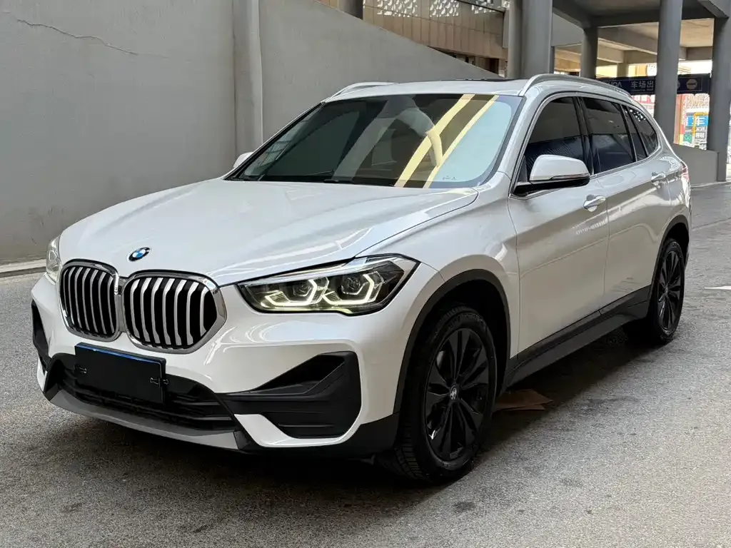 BMW X1 — фото 1