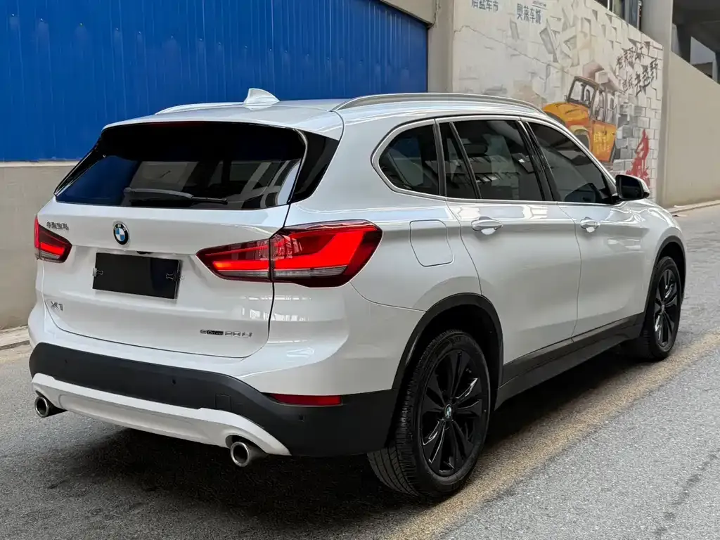 BMW X1 — фото 5