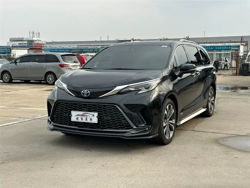 Toyota Granvia 2024 из CN, фото 1