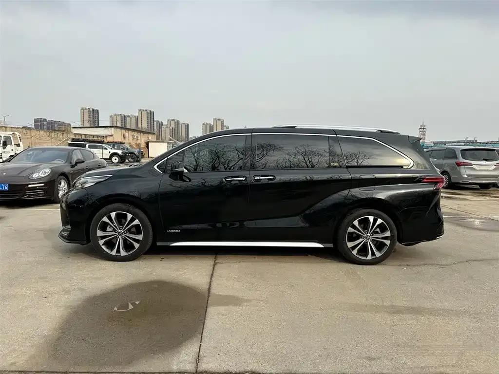 Toyota Granvia 2024 из CN, фото 7