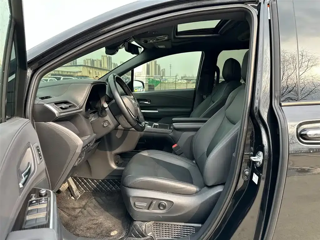 Toyota Granvia 2024 из CN, фото 6