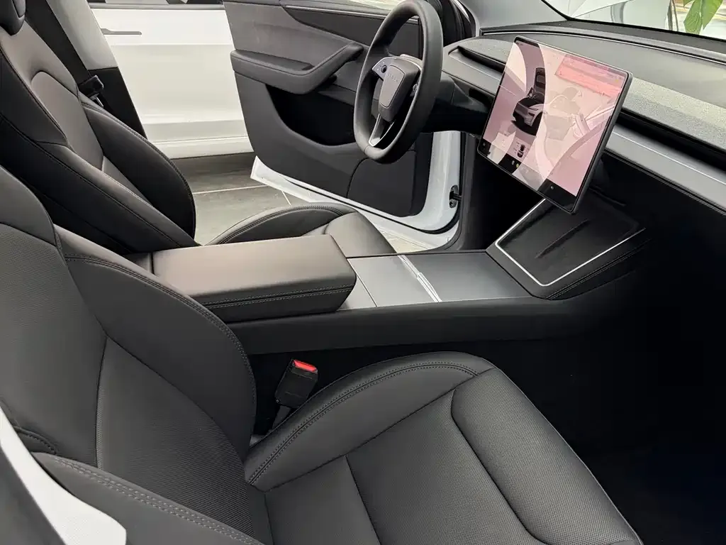 Tesla Model Y — фото 5