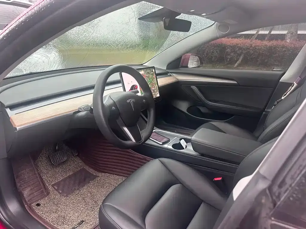 Tesla Model 3 — фото 3