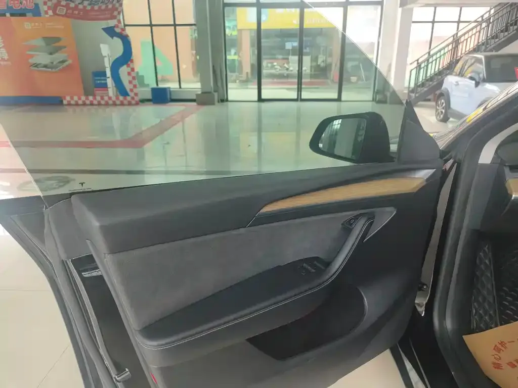 Tesla Model Y 2023 из CN, фото 7