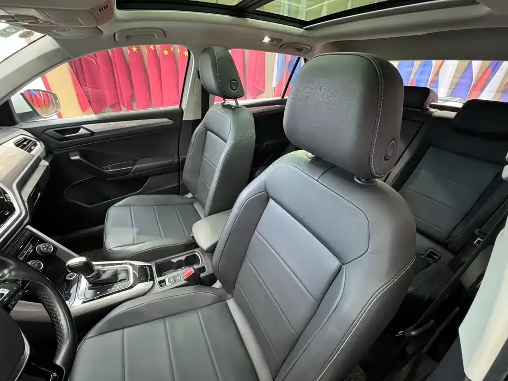 Volkswagen T-Roc 2023 из CN, фото 3
