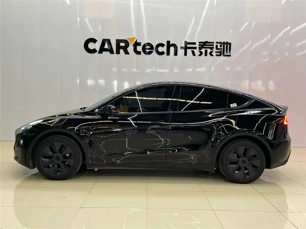 Tesla Model Y — фото 5