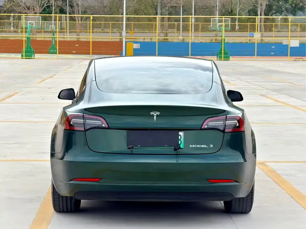 Tesla Model 3 — фото 10