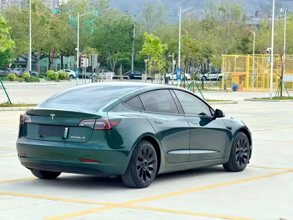 Tesla Model 3 — фото 2