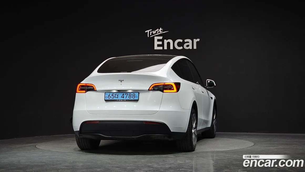 Tesla Model Y — фото 2