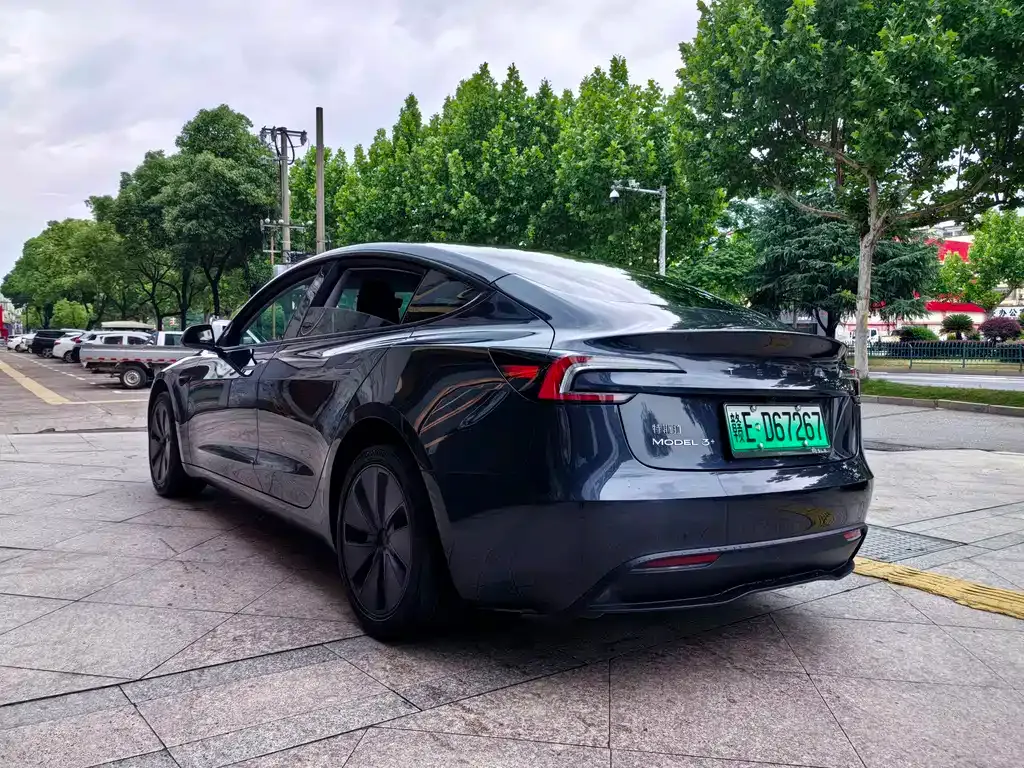 Tesla Model 3 — фото 4