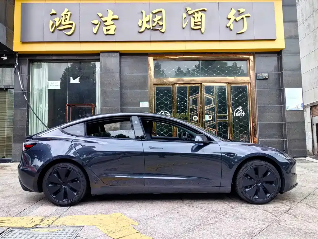 Tesla Model 3 — фото 9