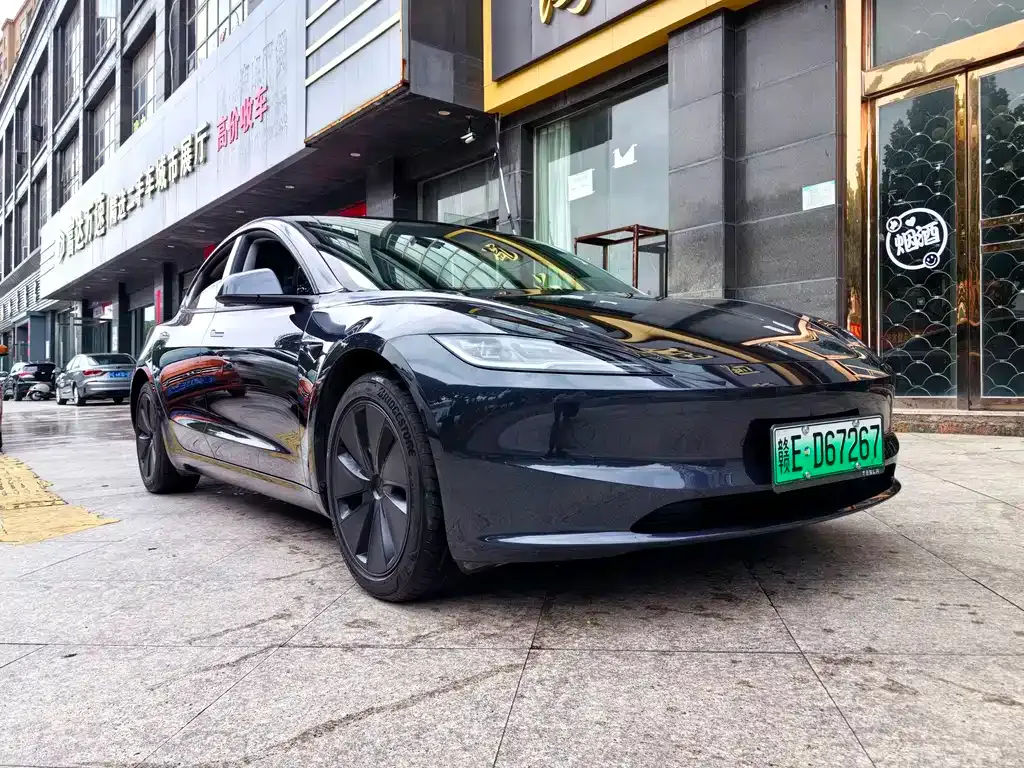 Tesla Model 3 — фото 10