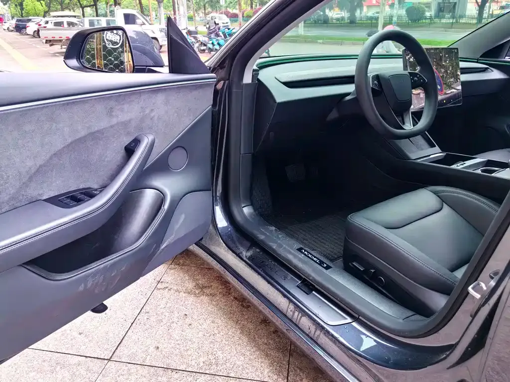Tesla Model 3 — фото 6