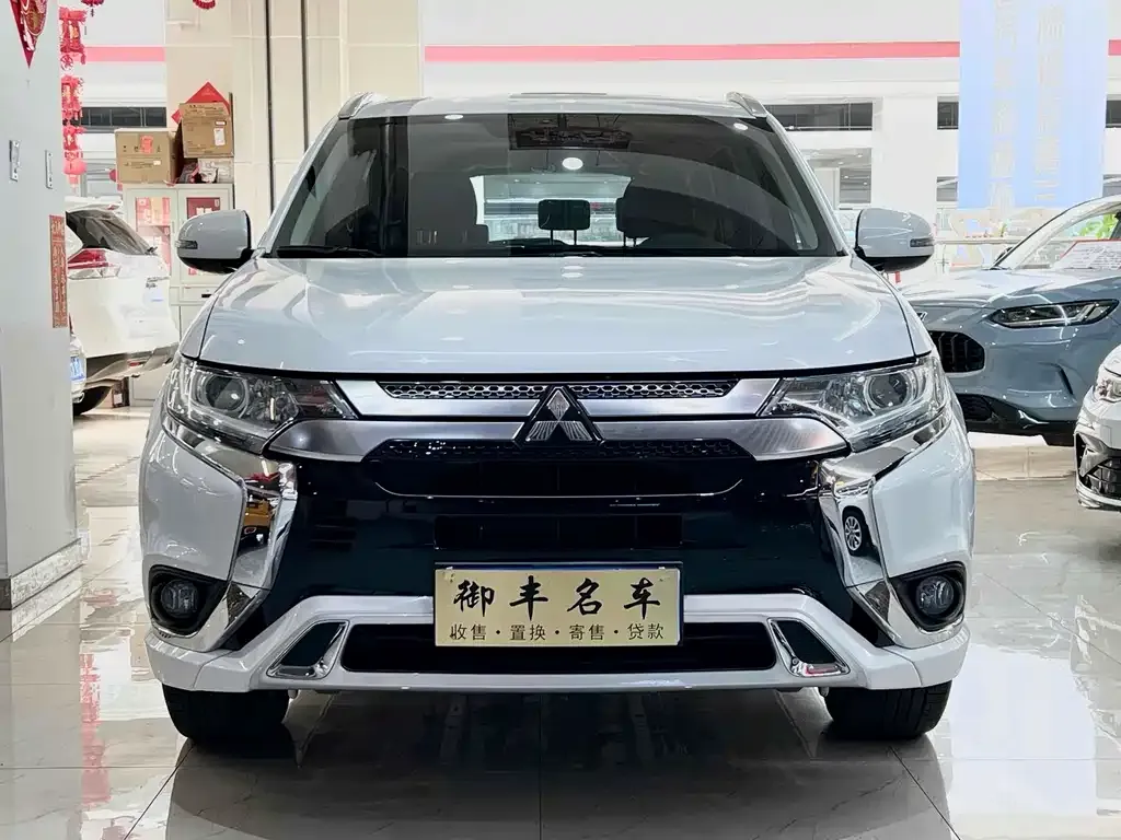 Mitsubishi Outlander — фото 6