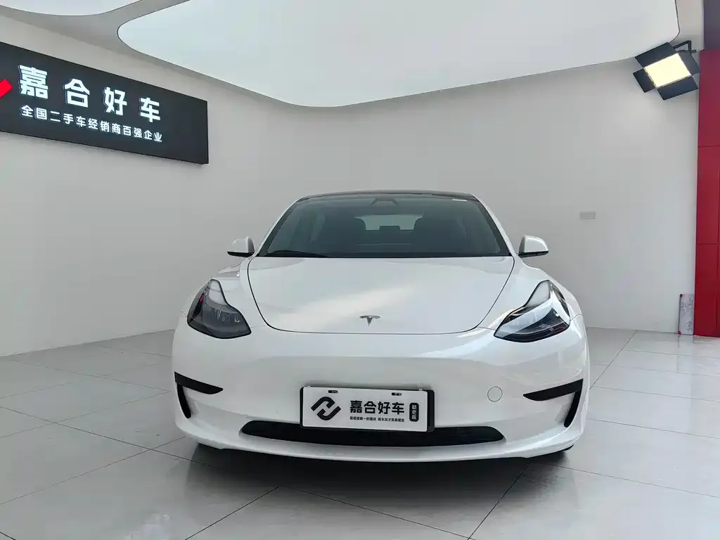 Tesla Model 3 — фото 5