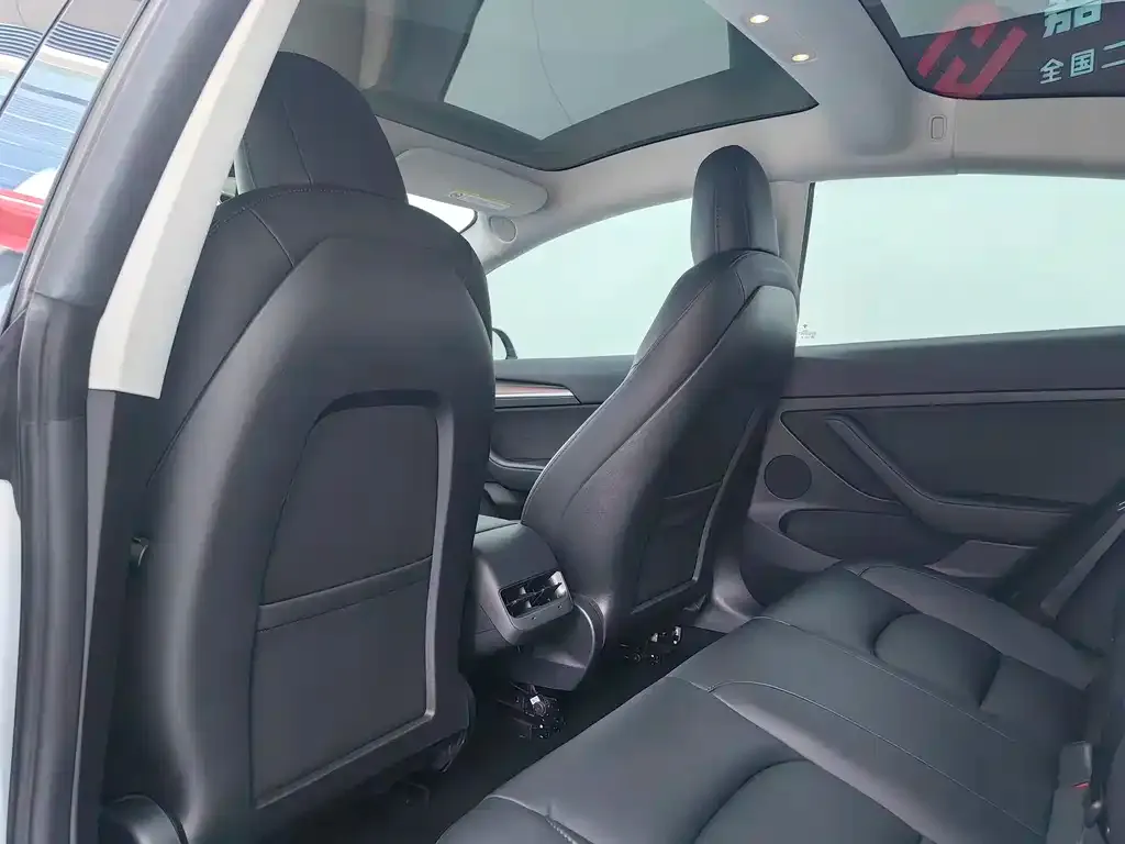 Tesla Model 3 — фото 4