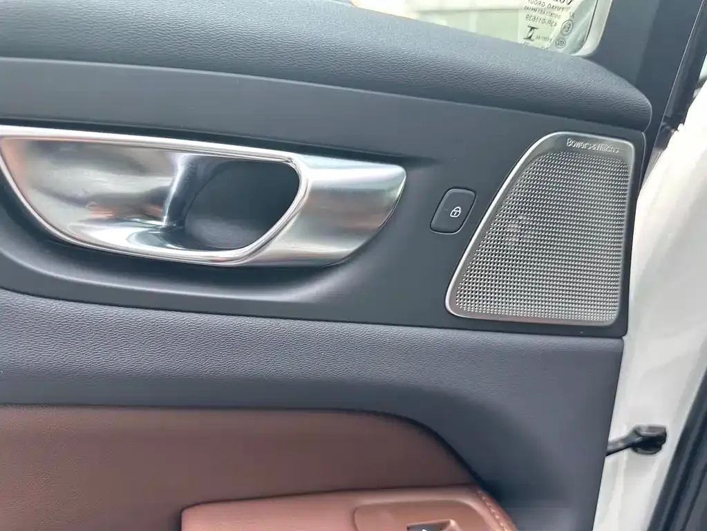 Volvo XC60 PHEV 2024 из CN, фото 10