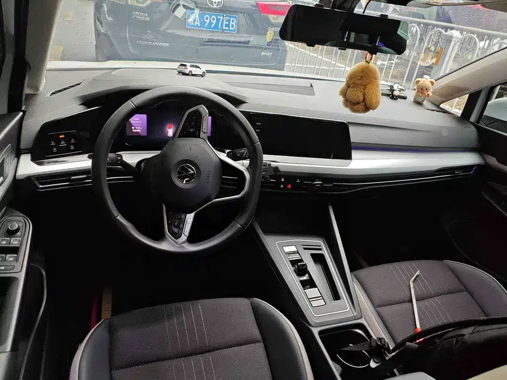 Volkswagen Golf 2024 из CN, фото 3
