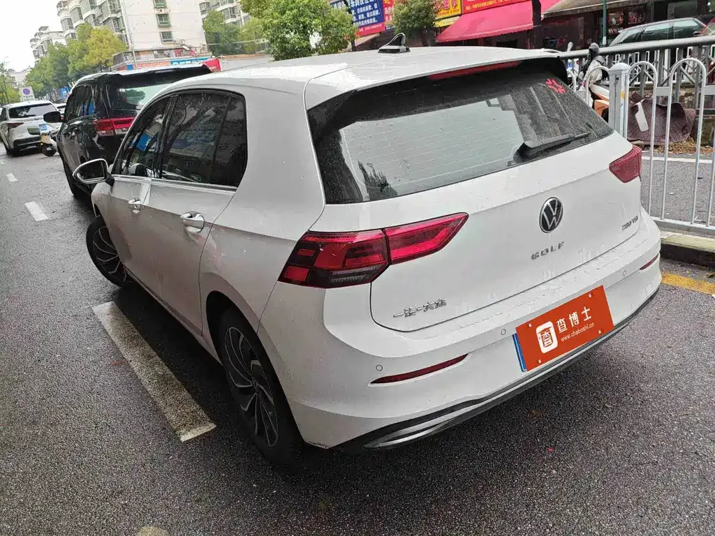 Volkswagen Golf 2024 из CN, фото 4