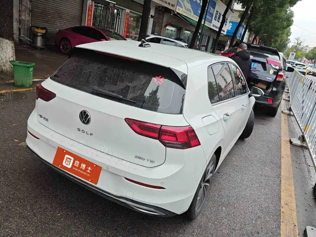 Volkswagen Golf 2024 из CN, фото 6