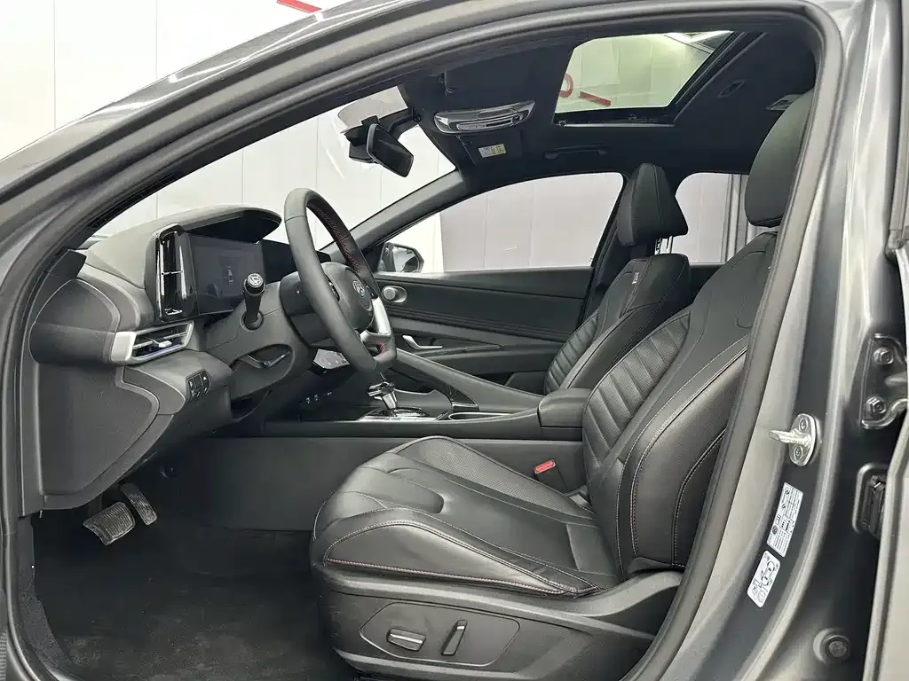 Hyundai Elantra 2022 из CN, фото 3