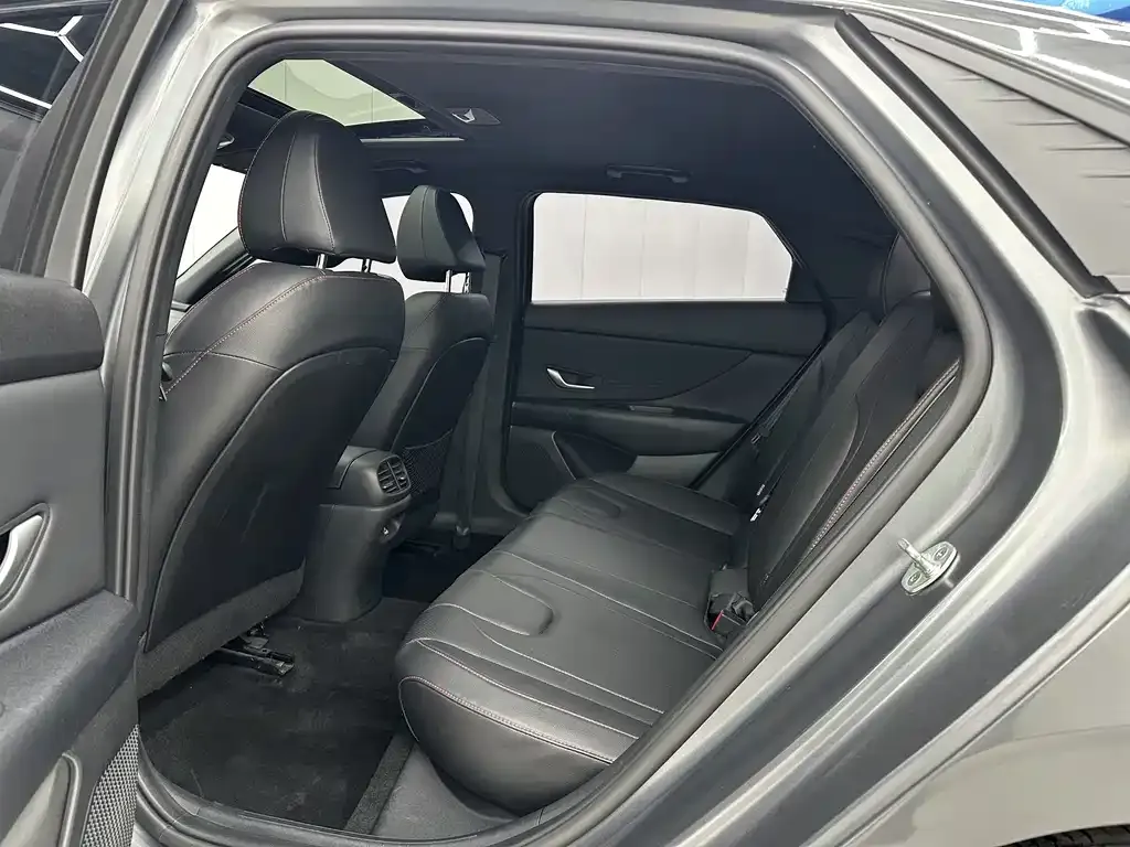 Hyundai Elantra 2022 из CN, фото 2